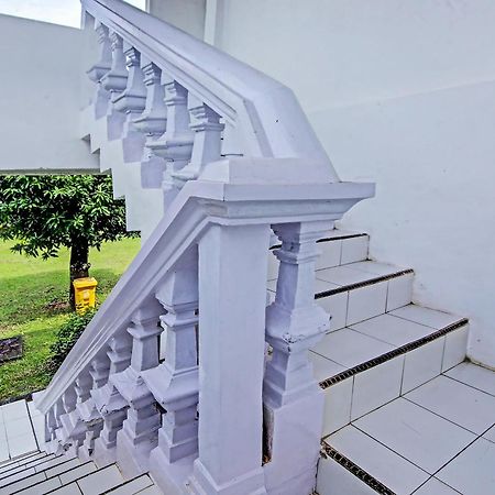 Oyo Life 91127 Wisma Sukajadi Syariah Perabumulih Exterior photo